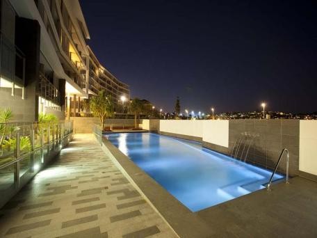 STUDENT & SHARE ACCOMMODATION  - Tourism Cairns 1