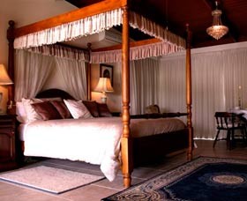 Between Waters B And B - Tourism Cairns 0