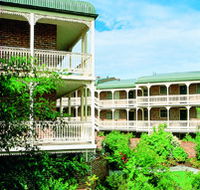 Medina Serviced Apartments Canberra - Tourism Cairns