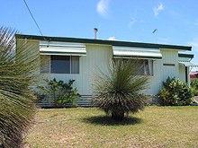 Seaside Homes - Tourism Cairns 8