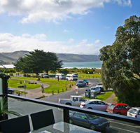 On Great Ocean Road - Tourism Cairns