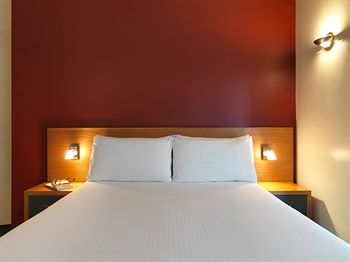 Ibis Melbourne Little Bourke Street - Tourism Cairns 1