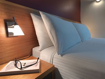 Ibis Melbourne Little Bourke Street - Tourism Cairns 2