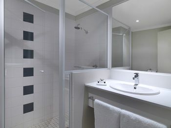 Travelodge Macquarie North Ryde Hotel - Tourism Cairns 7