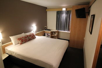 Ibis Newcastle - Tourism Cairns 6