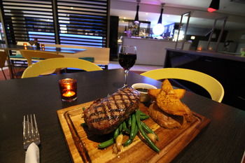 Ibis Newcastle - Tourism Cairns 9