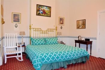 Toorak Manor - Tourism Cairns 24