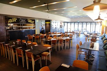 Alpha Hotel Eastern Creek - Tourism Cairns 11