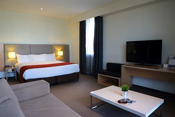 Alpha Hotel Eastern Creek - Tourism Cairns 13
