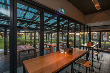 Alpha Hotel Eastern Creek - Tourism Cairns 28