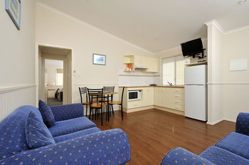 Sydney Lakeside Holiday Park - Tourism Cairns 11