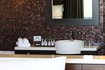 Chateau Elan - Tourism Cairns 3