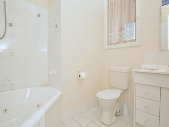 Madigan Wine Country Cottages - Tourism Cairns 23