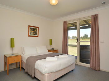 Madigan Wine Country Cottages - Tourism Cairns 52