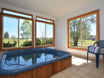 Madigan Wine Country Cottages - Tourism Cairns 99