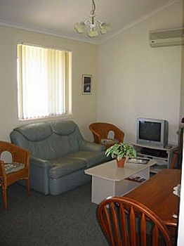 Madigan Wine Country Cottages - Tourism Cairns 13