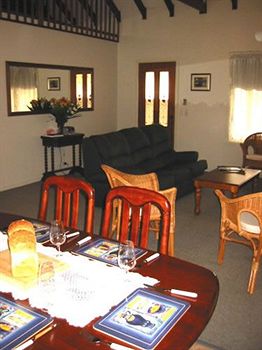 Madigan Wine Country Cottages - Tourism Cairns 15