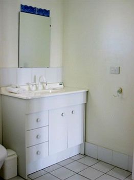 Madigan Wine Country Cottages - Tourism Cairns 17