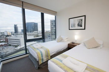 Melbourne Short Stay Apartment At SouthbankOne - Tourism Cairns 7