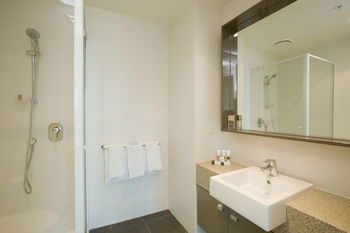 Melbourne Short Stay Apartment At SouthbankOne - Tourism Cairns 13