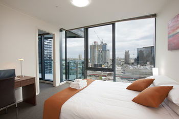 Melbourne Short Stay Apartment At SouthbankOne - Tourism Cairns 19