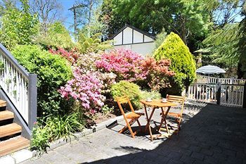 Holly Lodge - Tourism Cairns 0