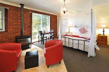 Holly Lodge - Tourism Cairns 7