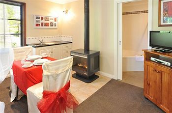 Holly Lodge - Tourism Cairns 12
