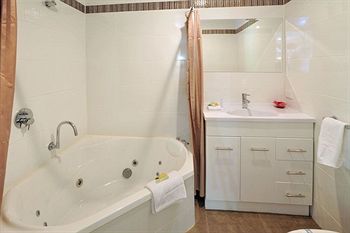 Holly Lodge - Tourism Cairns 13