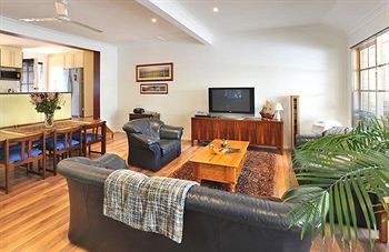 Holly Lodge - Tourism Cairns 28