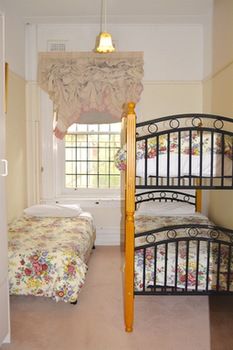 Georgian Court Bed & Breakfast - Tourism Cairns 54
