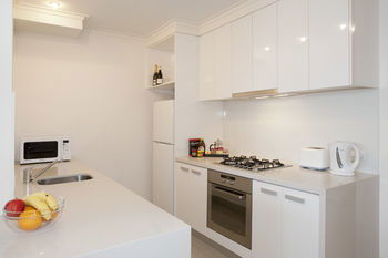Melbourne Short Stay Apartments On Whiteman - Tourism Cairns 5