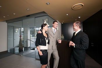 Melbourne Short Stay Apartments On Whiteman - Tourism Cairns 10