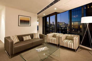 Melbourne Short Stay Apartments On Whiteman - Tourism Cairns 19