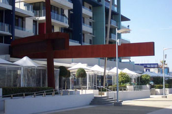 AKOM Docklands - Tourism Cairns 3