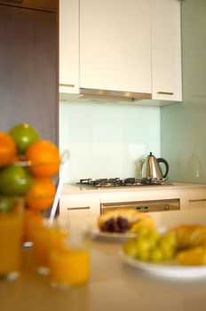 AKOM Docklands - Tourism Cairns 8