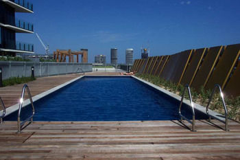 AKOM Docklands - Tourism Cairns 18