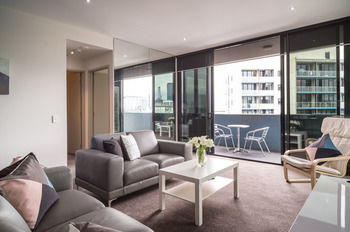 AKOM Docklands - Tourism Cairns 19