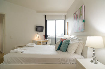 AKOM Docklands - Tourism Cairns 21