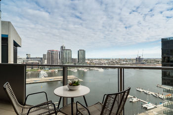 AKOM Docklands - Tourism Cairns 30