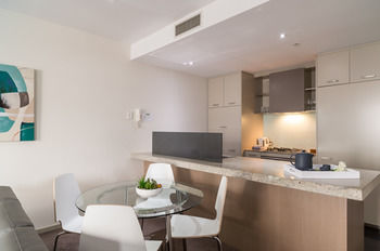AKOM Docklands - Tourism Cairns 32