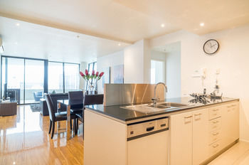 AKOM Docklands - Tourism Cairns 34