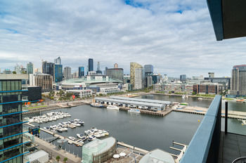 AKOM Docklands - Tourism Cairns 43