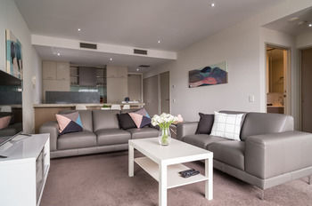 AKOM Docklands - Tourism Cairns 44