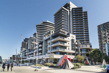 AKOM Docklands - Tourism Cairns 57