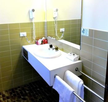 Glen Inn - Tourism Cairns 30