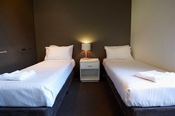 City Edge Serviced Apartments East Melbourne - Tourism Cairns 8