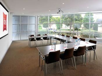 Ibis Melbourne Glen Waverley - Tourism Cairns 24