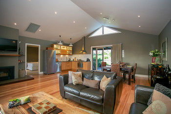 Lilies Luxury Retreats - Tourism Cairns 43