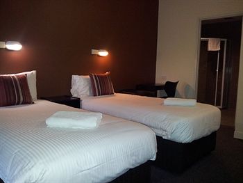 Urban Central Accommodation - Hostel - Tourism Cairns 0